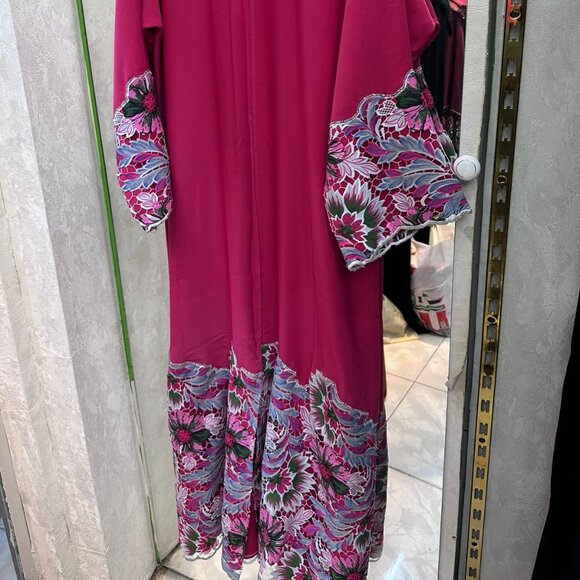Abaya - Picture 1 of 2